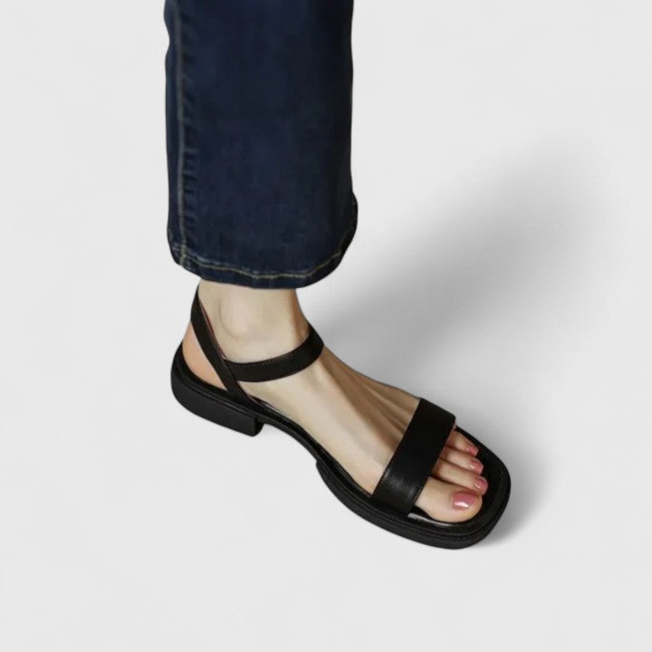 AVA & GRACE VAN™ | Clara Piece