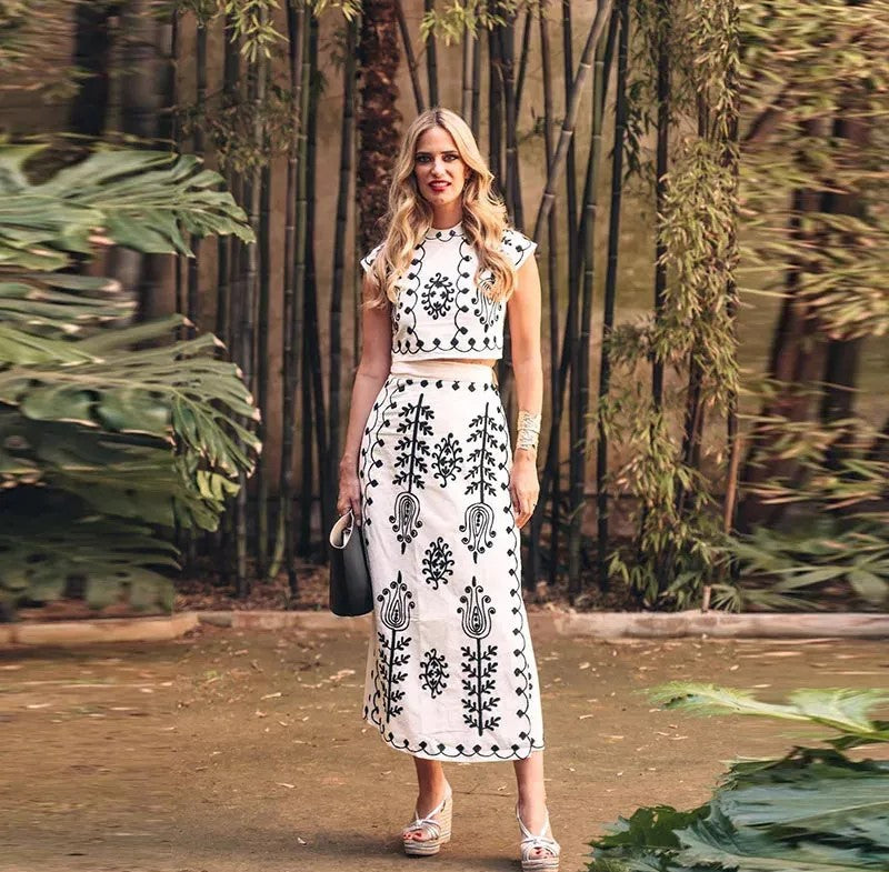 AVA & GRACE VAN™ | Sleek Set